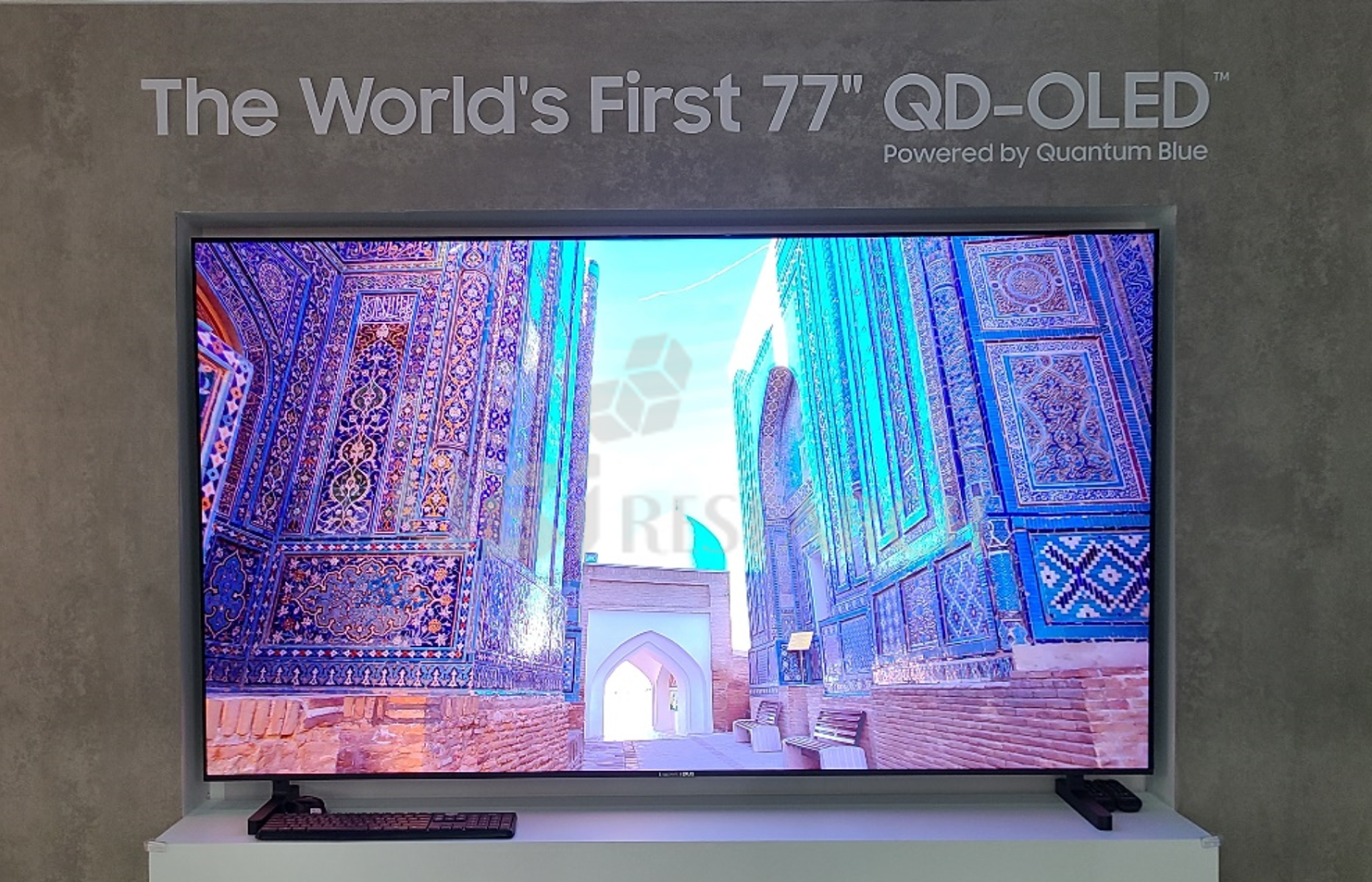 IMID 2022에서 삼성디스플레이가 전시한 77인치 QD-OLED TV